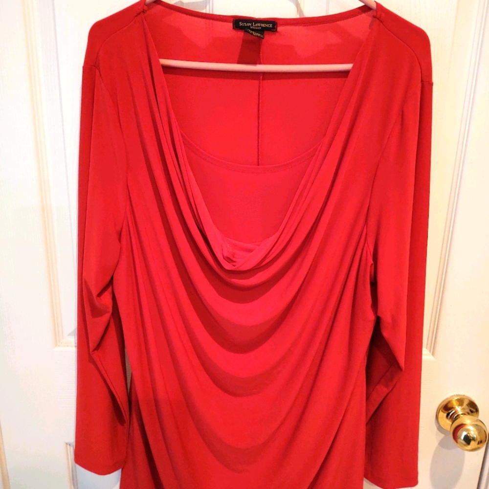 Women's long sleeve top